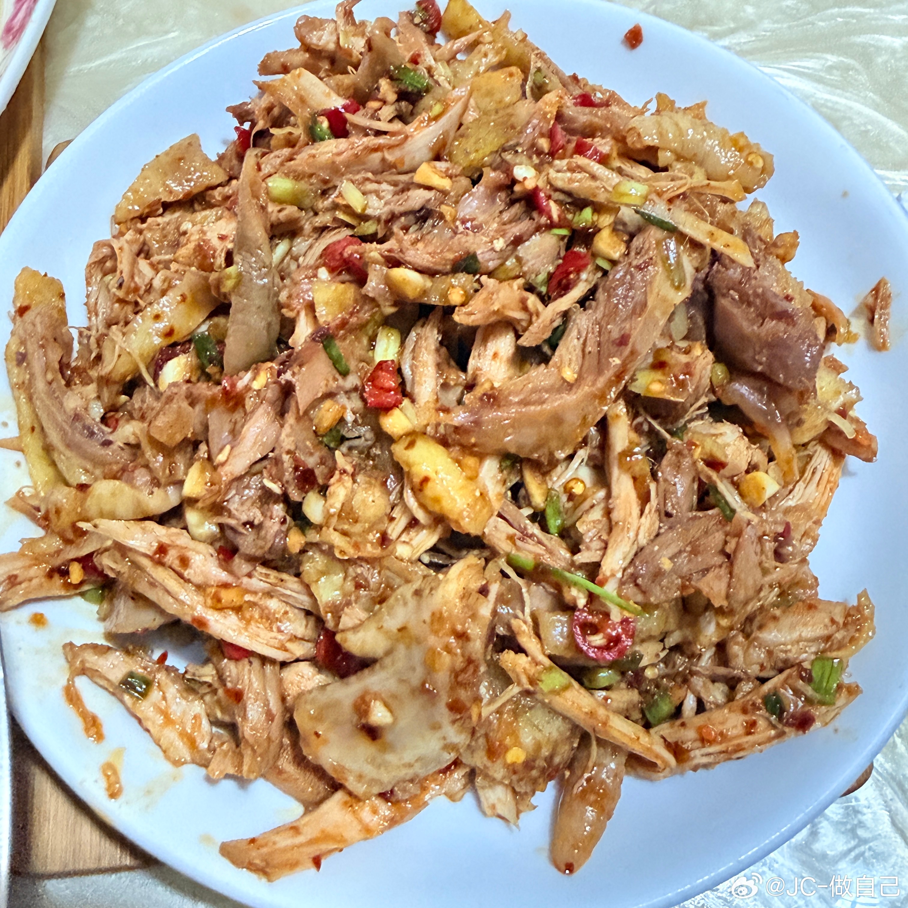 昨天凉拌虾，今天凉拌鸡，凉拌菜越来越棒了[酷] ​​​