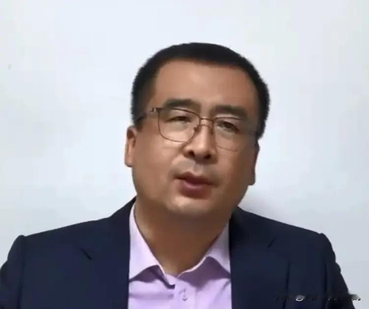 马继华是何许“垃圾”？
瞧见王曼昱夺冠，中国“垃圾堆”里的马继华这“垃圾”就开始