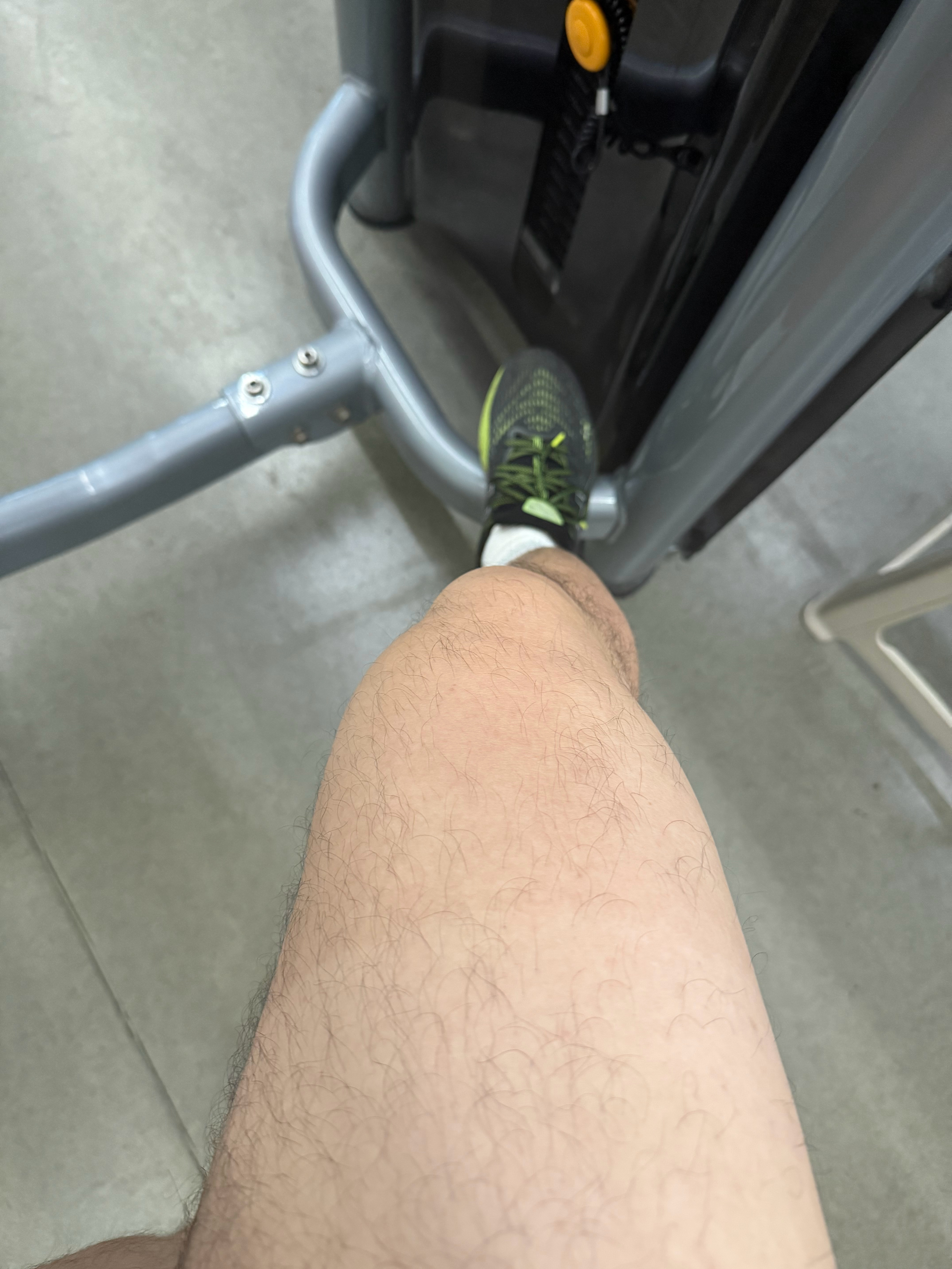 短裤印子晒出来了，背心印子分层了