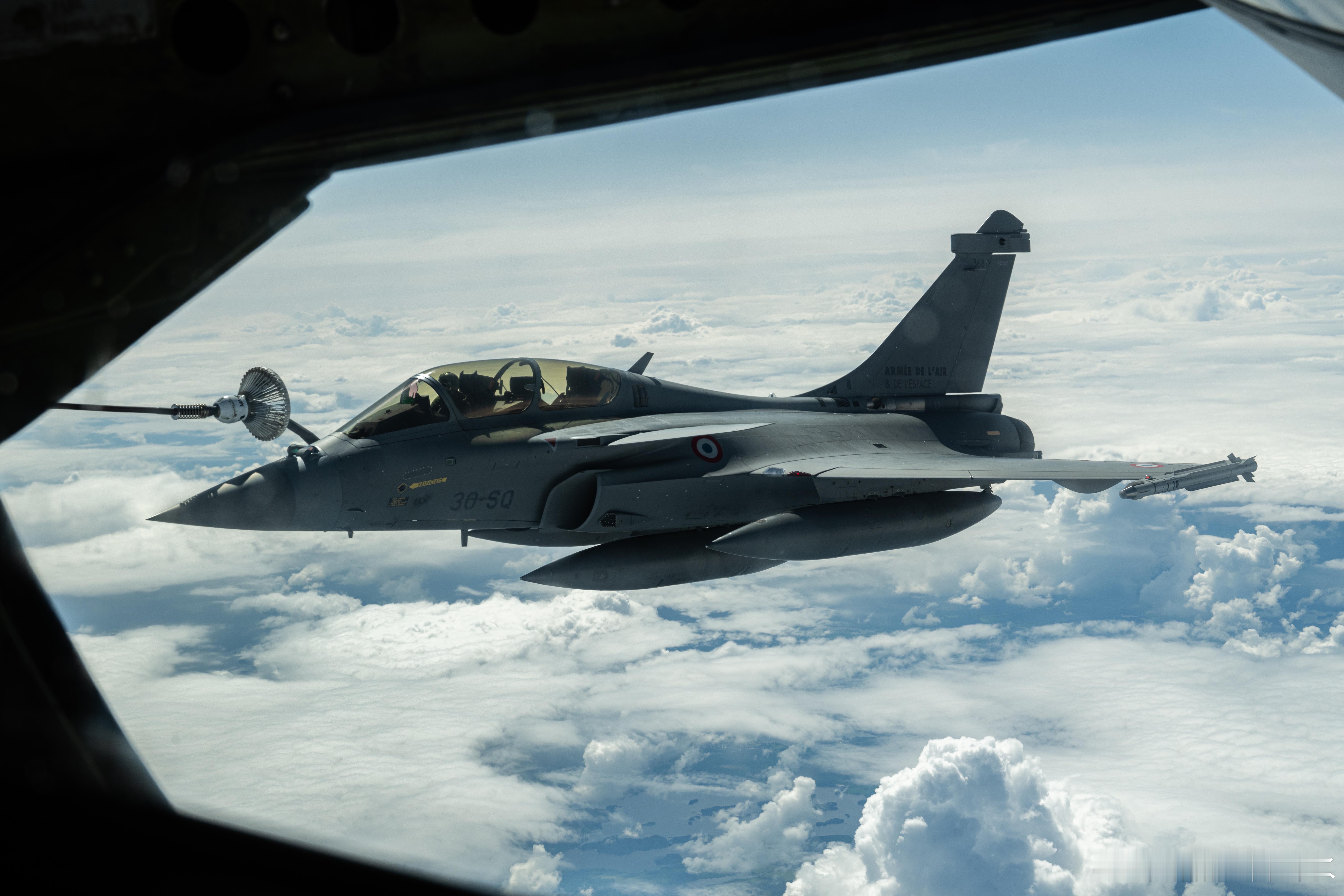 【兵器欣赏：兵器歪说   谁的奶不是吃？——法国“阵风”战斗机接受美国KC-13