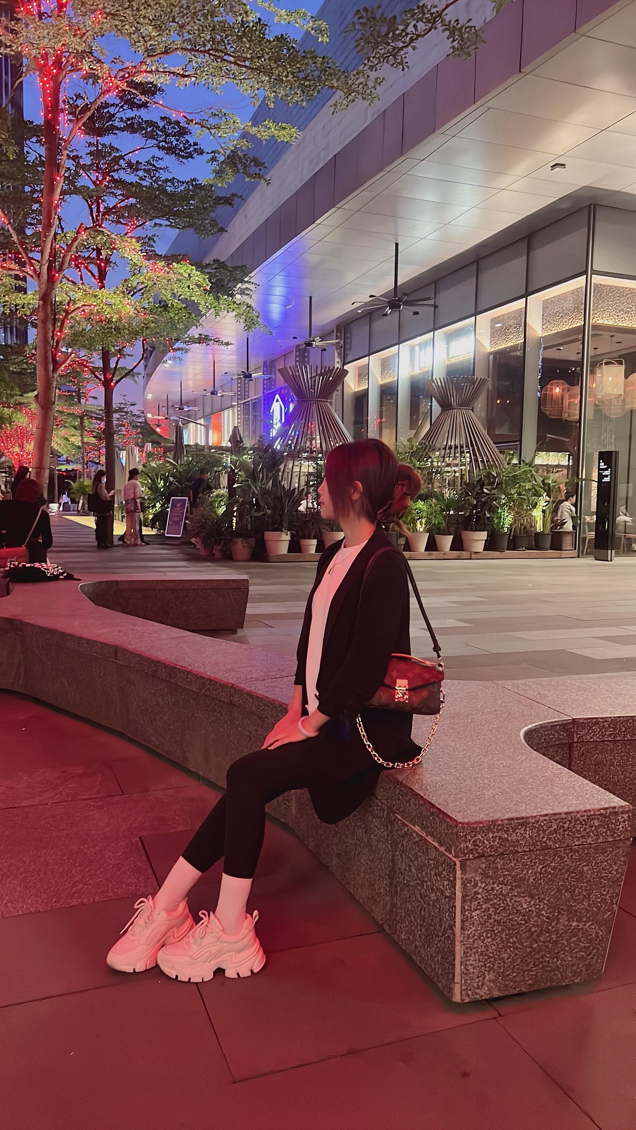 今日无忧，明日无愁， 人生不过三万天，烂事趁早要翻篇.ᐟ.ᐟ