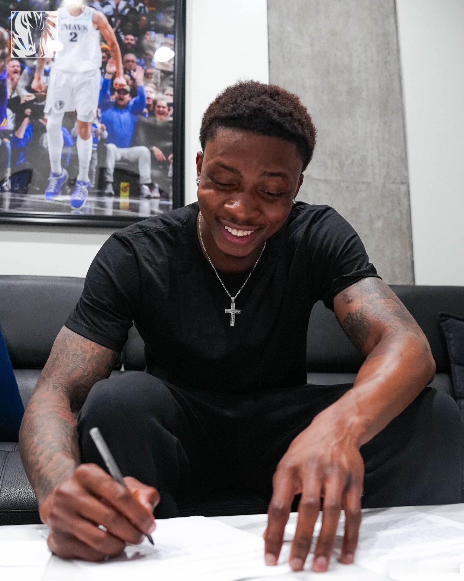 MFFL 我牛官方发推。Welcome to the family, Tobi 