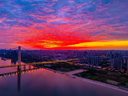 在武汉‼️第一次早起🌅就遇见了逆天朝霞