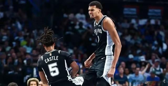 文班亚马当选最佳防守球员，最年轻的统治者



文班亚马实至名归，拿下最佳防守球