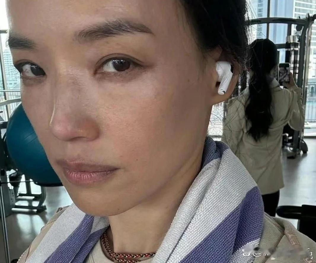 舒淇全素颜，展示最真实的自己 ​​​