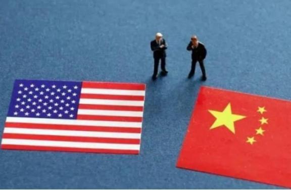 美国的副总统直接掀桌了，他曾经表示：如果中国收复了台湾，那么美国极有可能失去自己