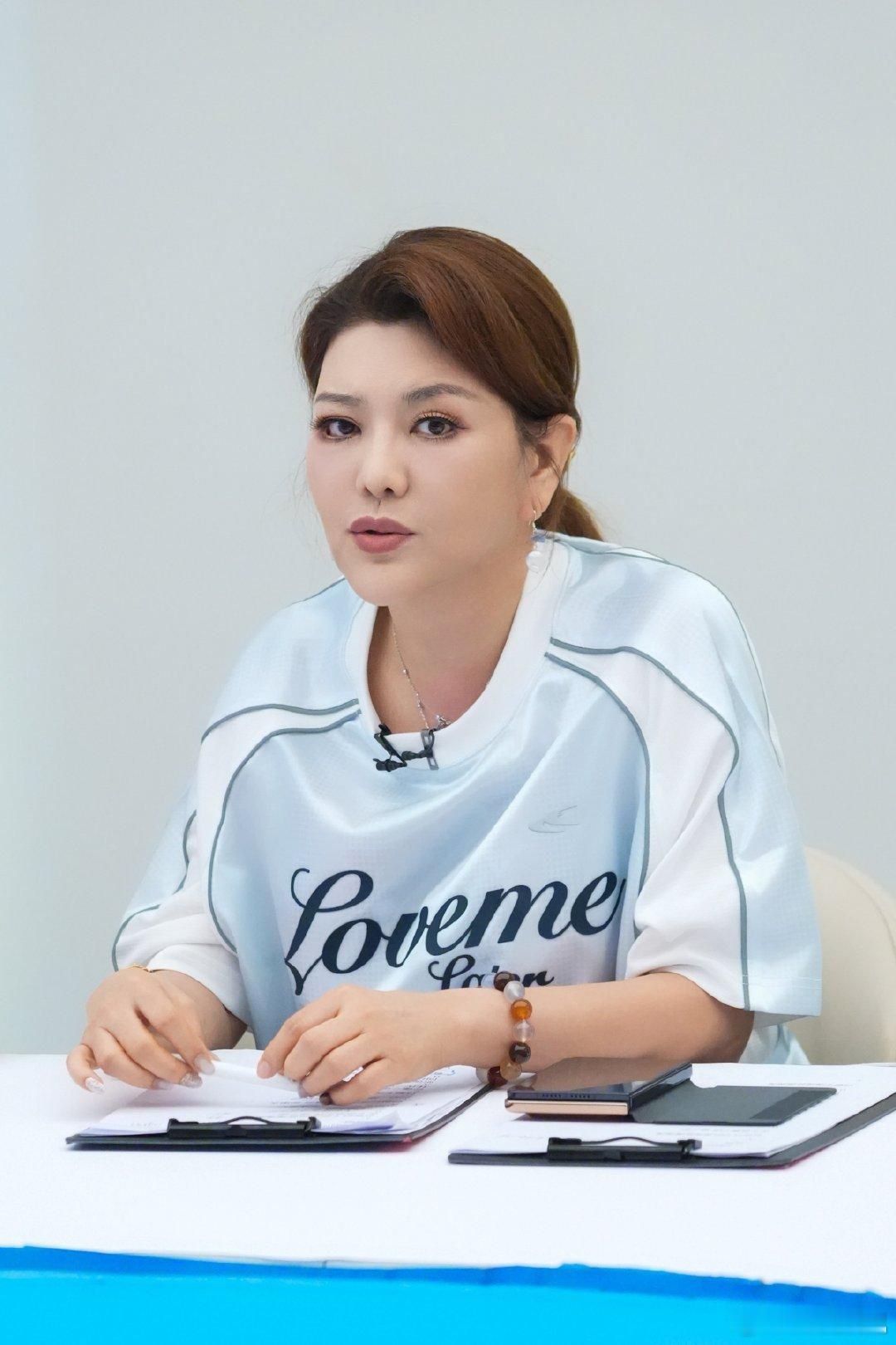 王濛王濛团远走高飞彩排repo乘风2026坐等五位姐姐上线，李小冉小提琴搭配其他