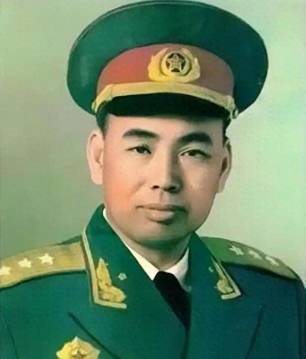 许世友去世后穿什么成为难题，治丧办借鉴江苏军区一位首长经历作参考，你了解其中原因