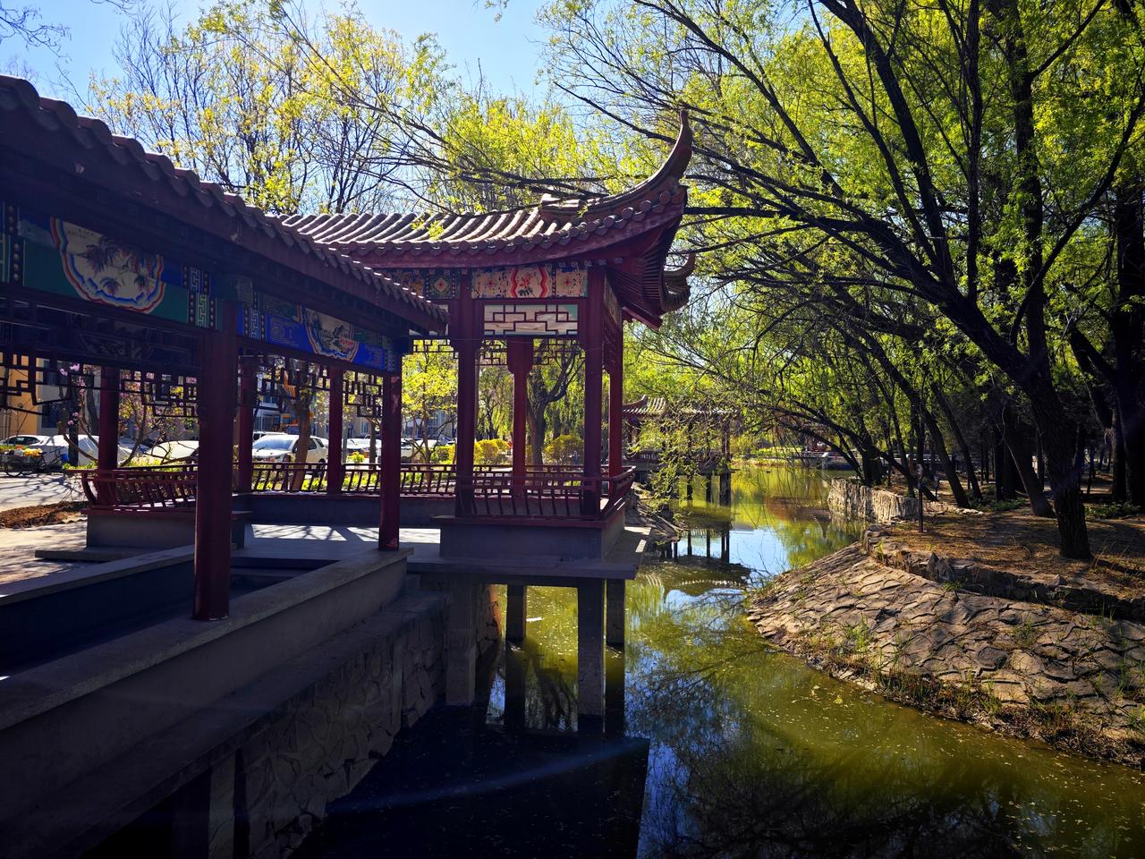 北京昌平西湖新村小区里的公园