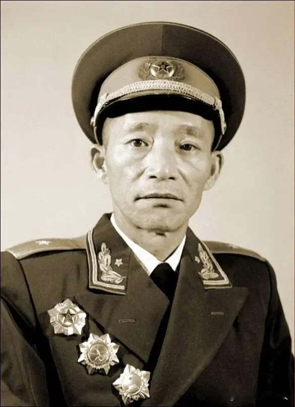 孙仪之
孙仪之（1906年-1986年），安徽省六安县人。1936年8月加入中国