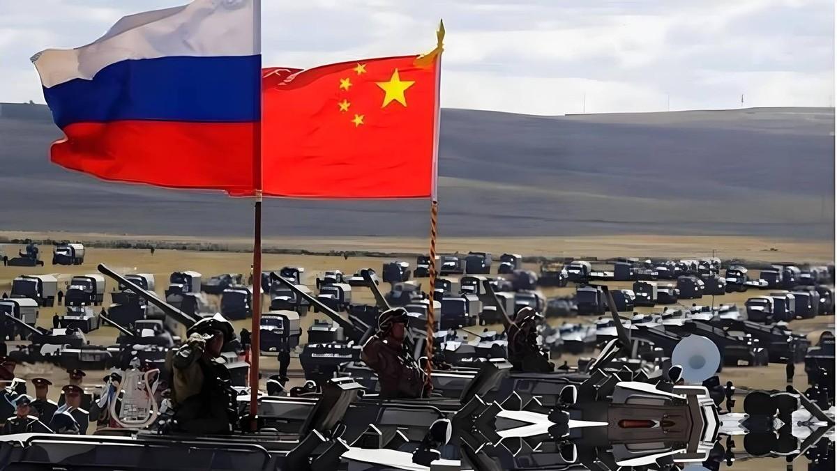 总有人拿俄军跟咱们解放军比，觉得他们在乌克兰前线那种重炮洗地、战壕死磕的画面特别