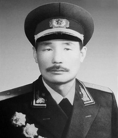 1949年毛主席途经石家庄时，孙毅精心准备山珍海味，主席却叮嘱要谨记教训，不能步