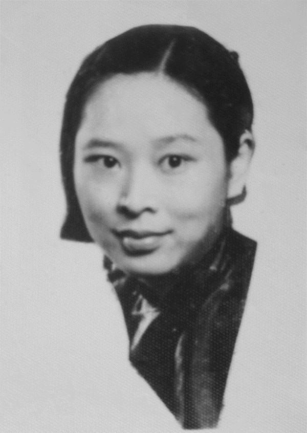 她是黄埔校花，与叶帅离婚后独自养子，建国后当副主席是哪位英雄。黄埔校花曾宪植，一