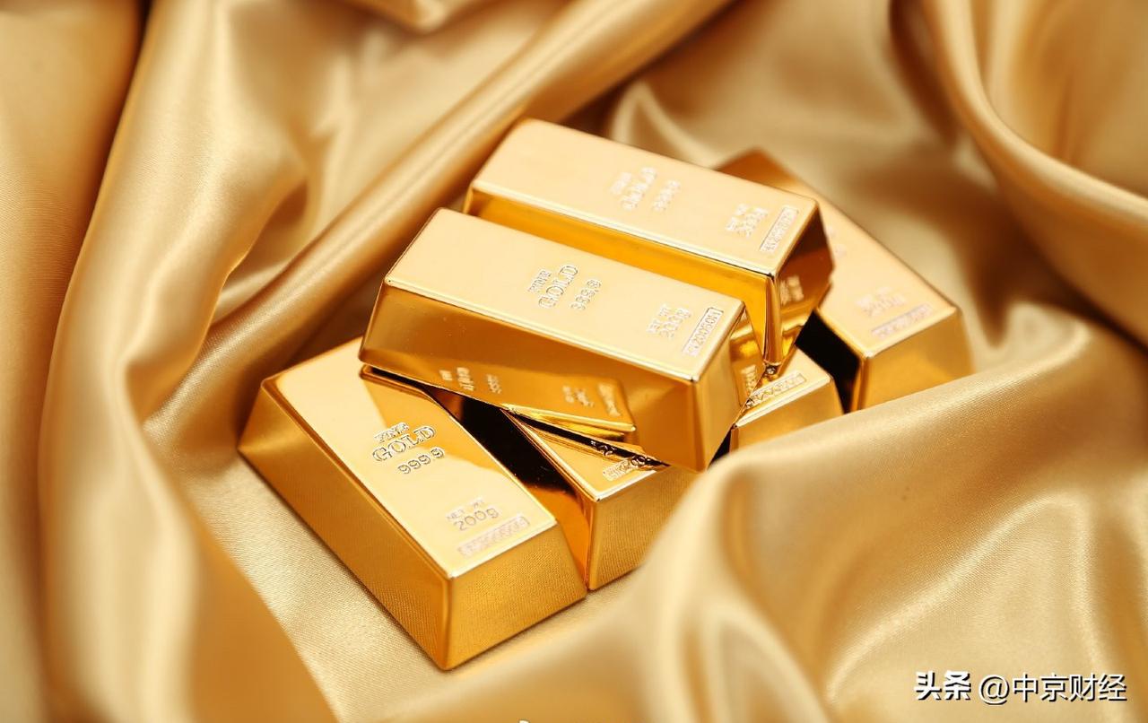 【高盛看多金价至5000美元】7月1日晚，黄金、白银直线拉升。现货黄金重回400