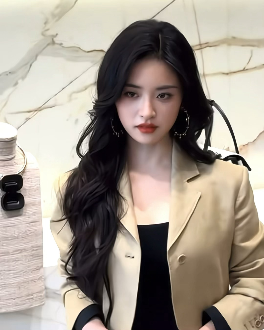 沈月 命令所有人点开品鉴