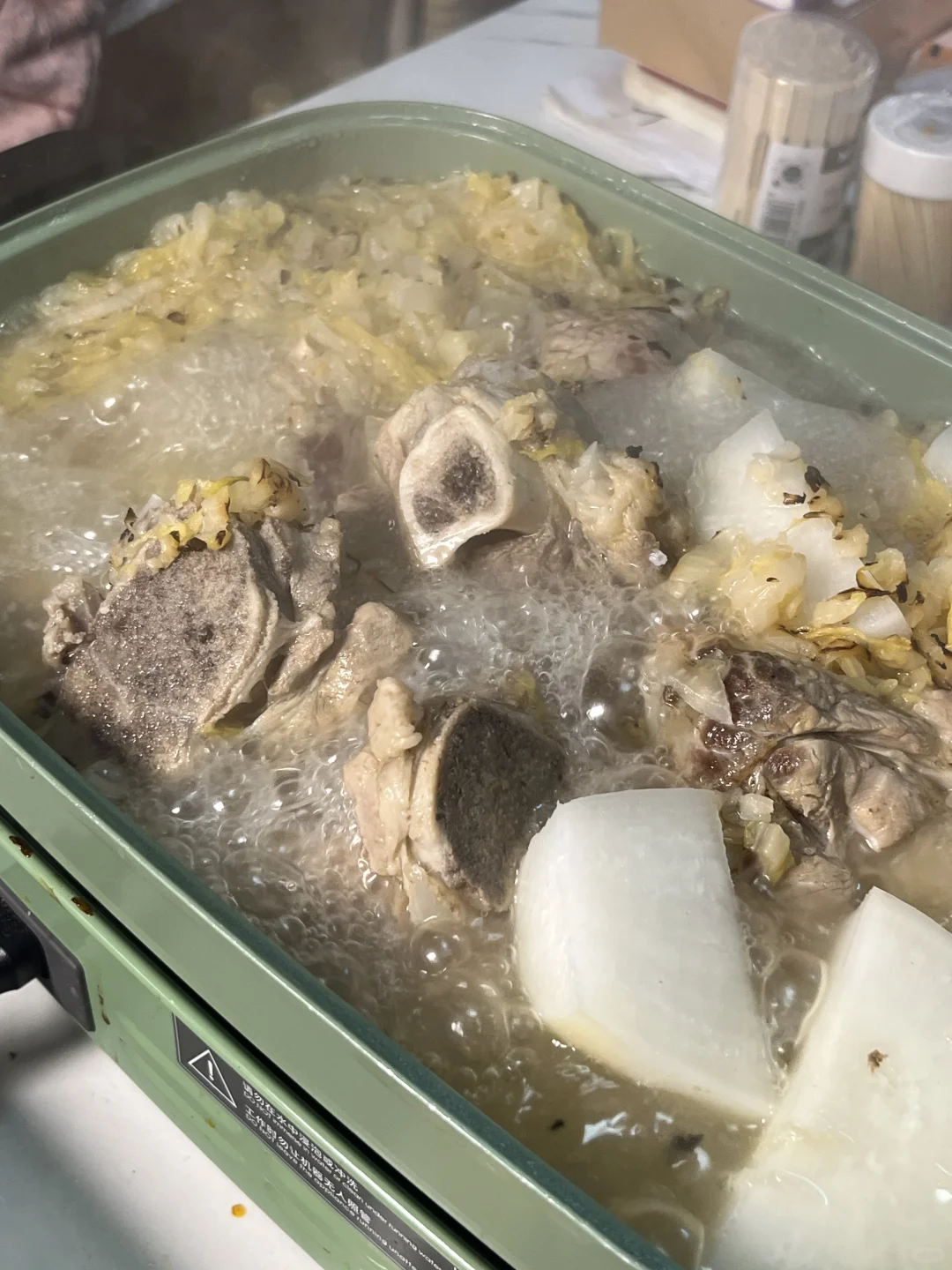 今日练后餐 正宗东北黄心儿酸菜大骨锅