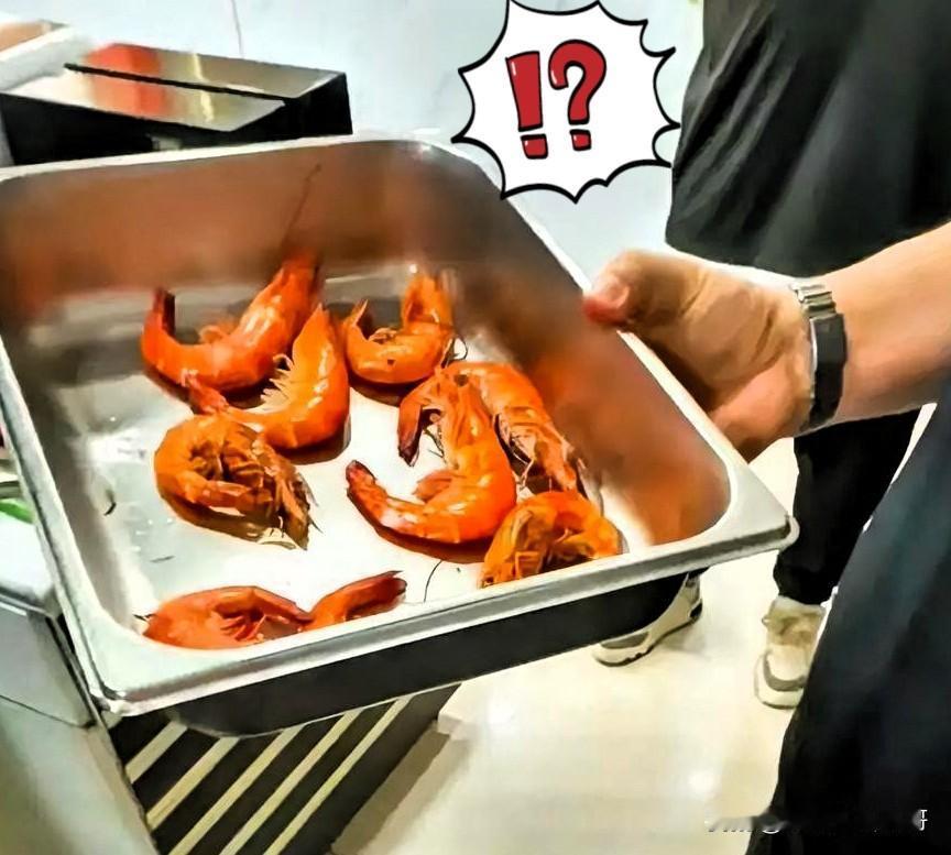 快讯快讯。。。
青岛这几日又上热搜了！！！

原因是一位青岛的客人在某海鲜市场买