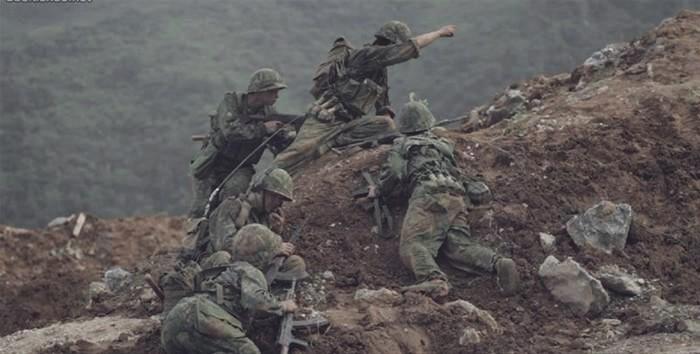 1979年，19岁战士岩龙，一人消灭56名越军，捡到一件战利品，不幸的是他因将战