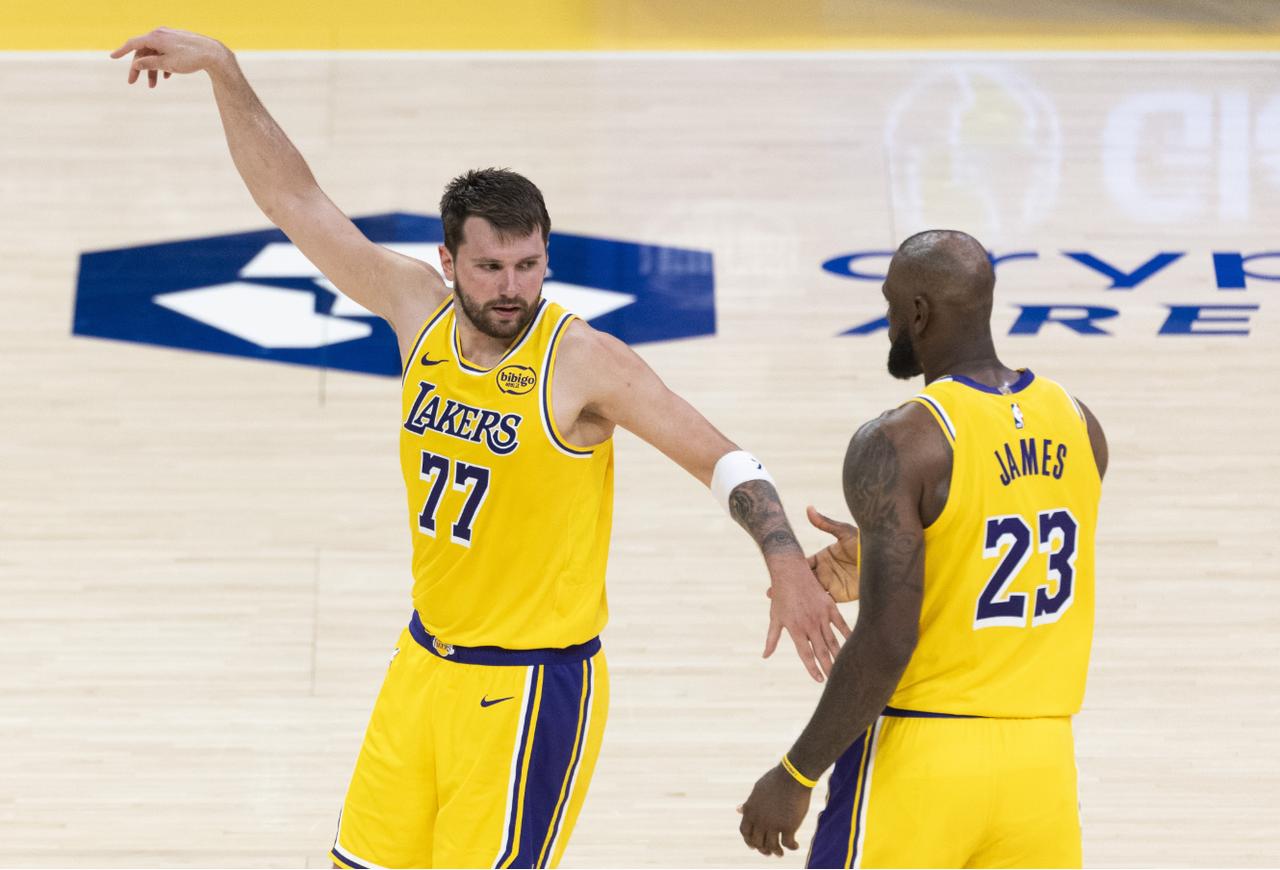 NBA做出了一个重要的决定！
随着NBA官方正式敲定新赛季揭幕战赛程，联盟新赛季