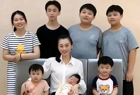 2006年，一个打工妹嫁给北大的高材生后，就给丈夫使劲生孩子，连续要了7个孩子，