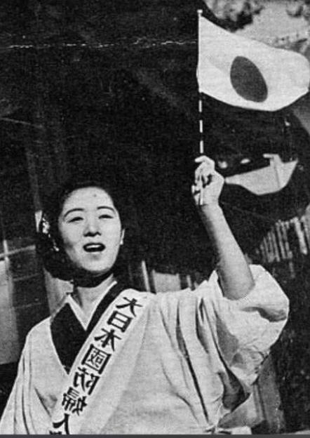 1931年冬天，日本大阪的一栋房子里，一个新婚刚满月的妻子做了一件让人脊背发凉的