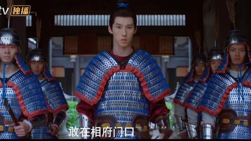 笑死了，超绝溜肩造型师你看看这好看吗 