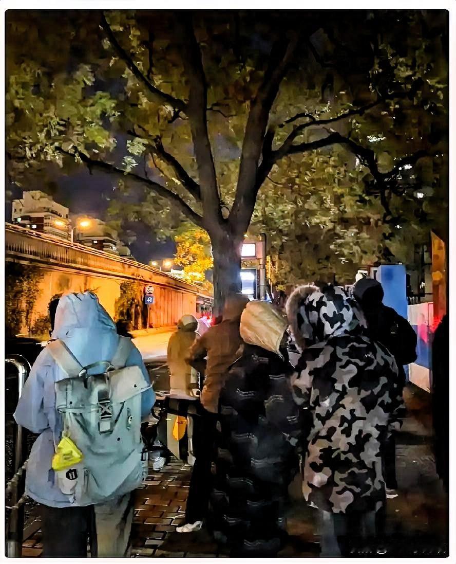 奉劝大家一句，
未来3天非必要别出门！
不是因为甲流，而是因为1月8号就正式
进