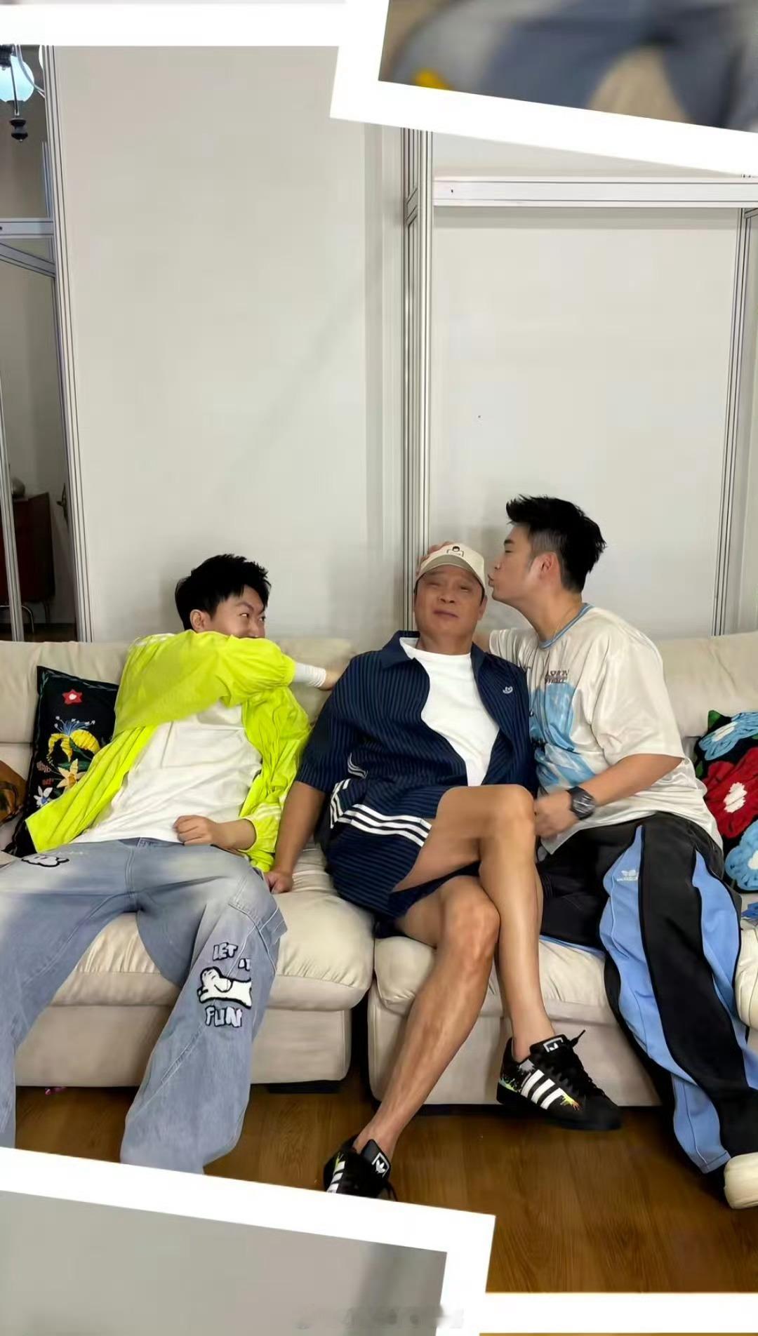 说只看一场结果看到天亮听管泽元聊看球往事太有共鸣，以前大伙成群熬夜，现在群里静悄