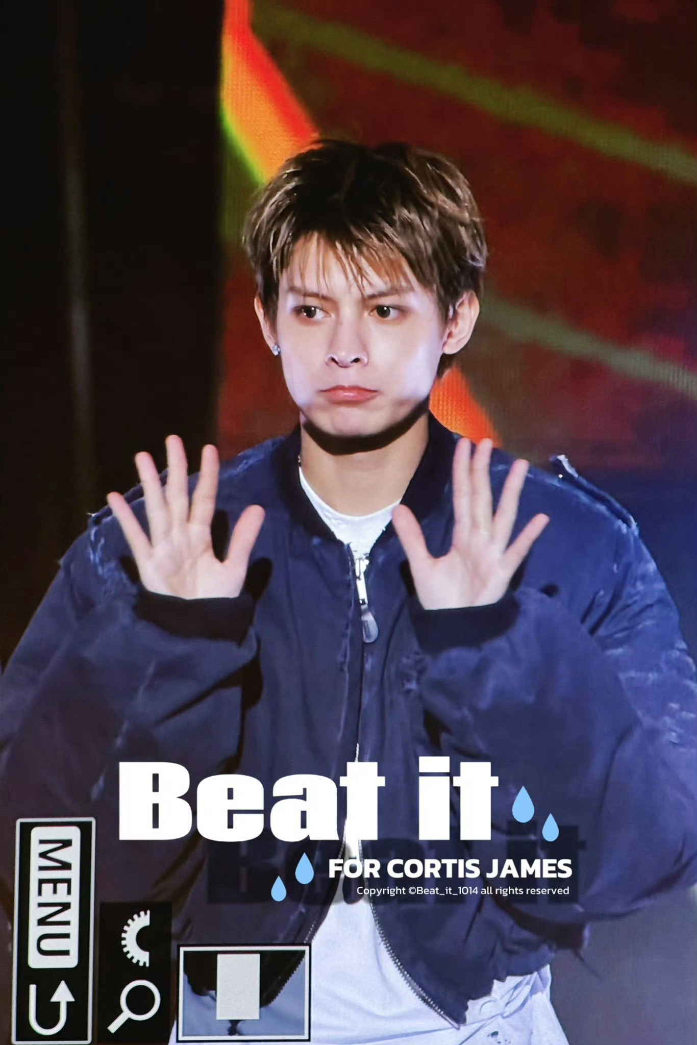 赵雨凡JAMES 🦅赵雨凡 被打碎的花瓶真的真的不是咪干的啊😿（噘嘴摆手一气