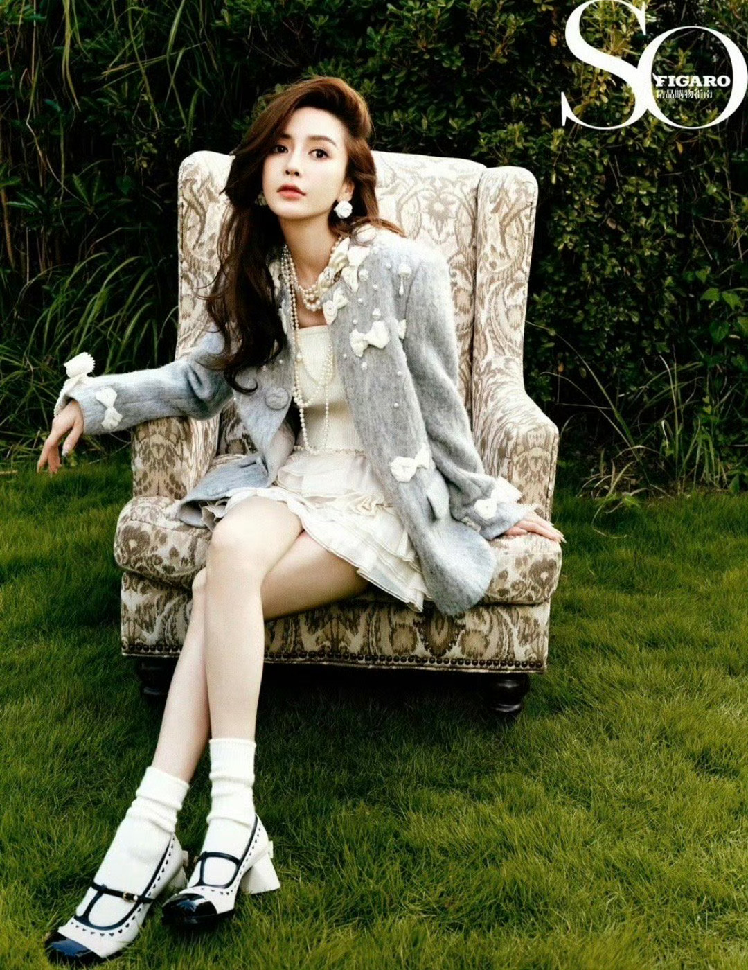 Angelababy最新封面大片，SoFigaro中文版十月刊封面预告，好贵气 