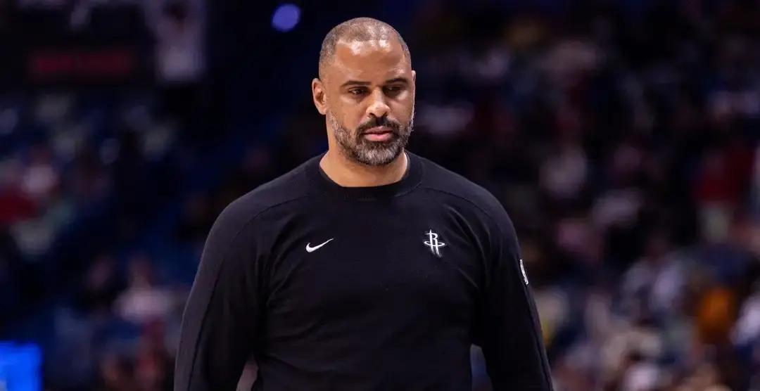 28%失误率，火箭直接扣钱
 
谢泼德夏联场均3.8次失误，全队最高。火箭把保罗