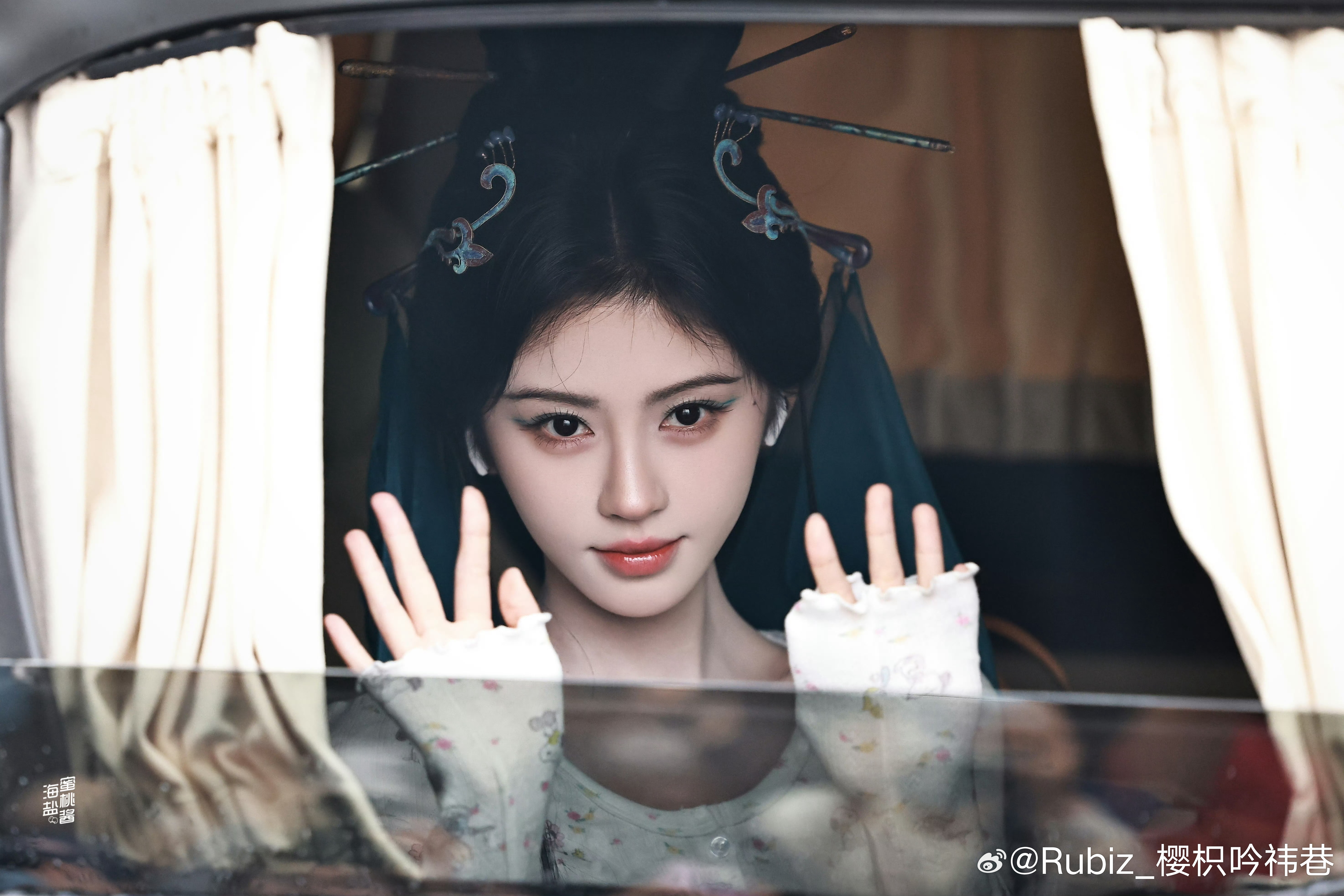 鞠婧祎jjy鞠婧祎苏绿夏  jjy鞠婧祎万花世界 “情起一时的喜欢不叫热爱 长久
