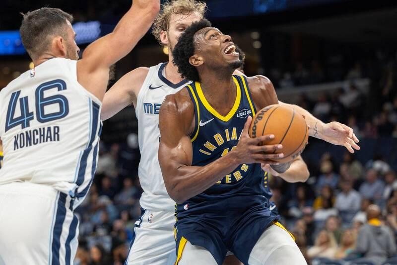 湖人防守悍将遭重罚35000美元，前勇士榜眼中锋第三次回归步行者

联盟今天宣布