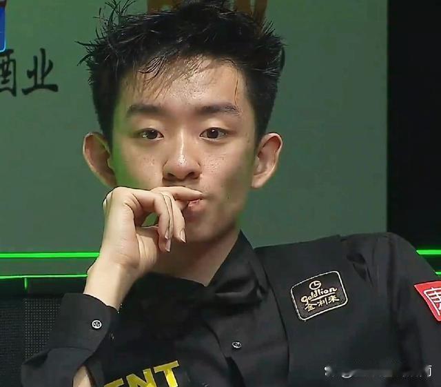 资格赛打完，中国军团十四个人扎进了玉山正赛，这事儿你得掰开了看。吴宜泽那场球赢得