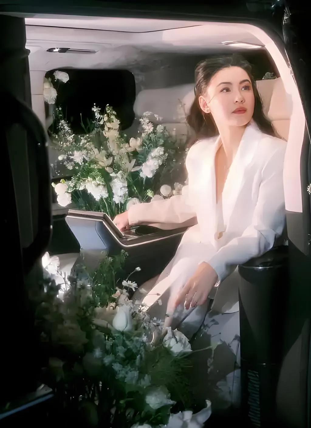 你怎么看张柏芝张柏芝？那可是娱乐圈“美强惨”本惨！颜值能打二十年，连哭都像在拍M