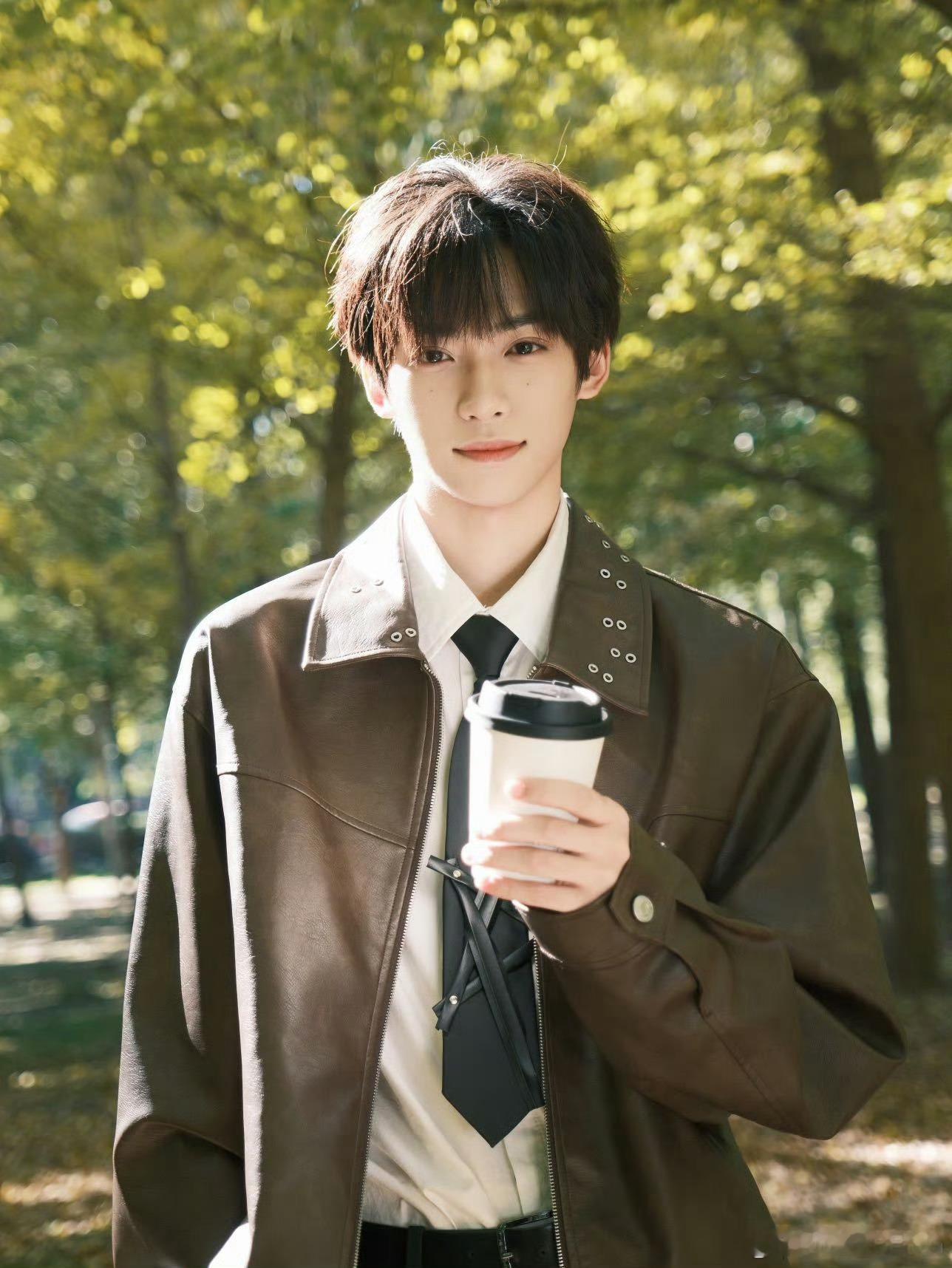 青年歌手梓渝 🔮梓渝的唱游地图🔮˙·“你是乱花🌸欲渐中唯一用青睐燃烧的星火