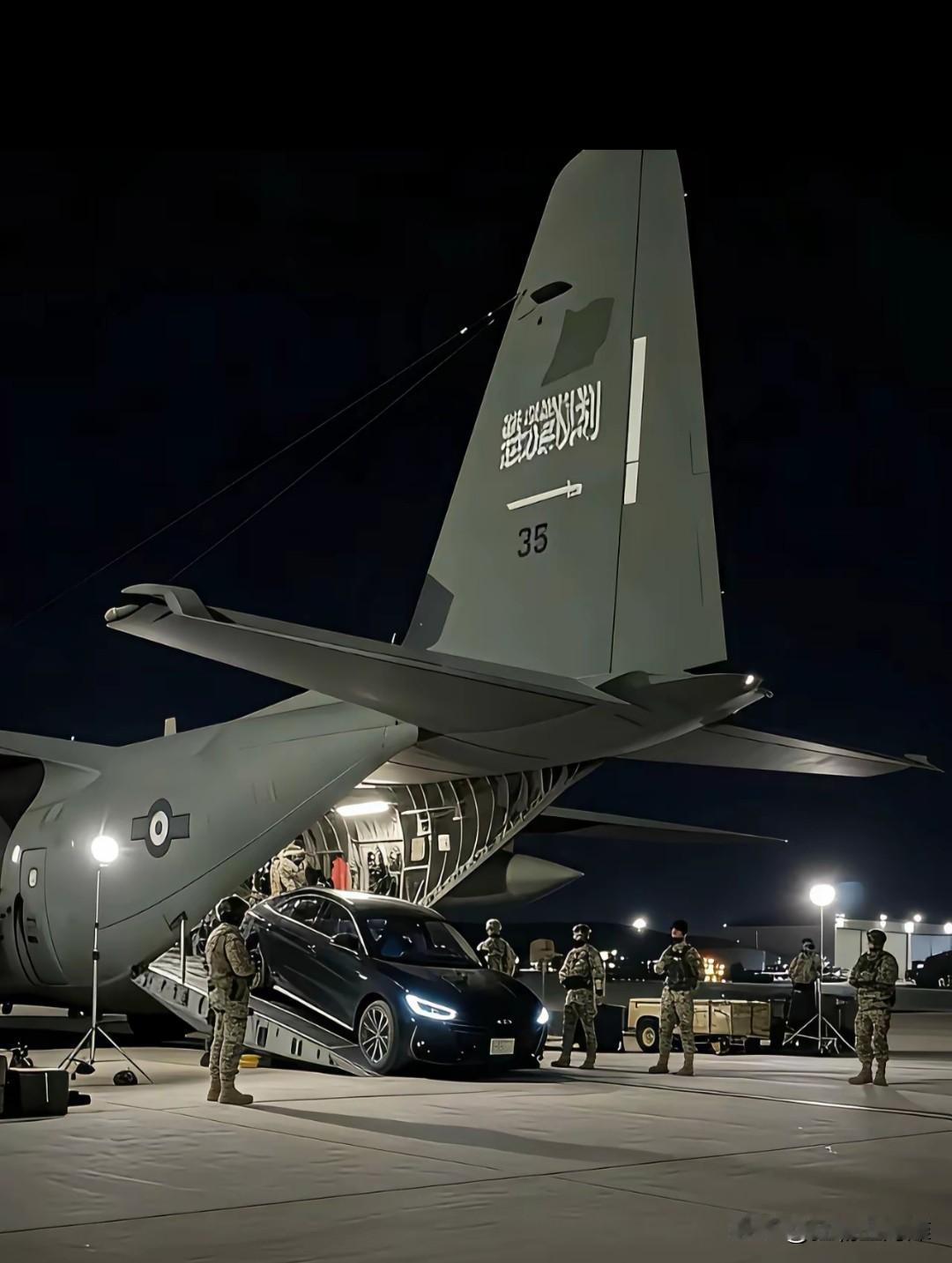 艾瑞泽8牛逼呀，都坐上军机了！