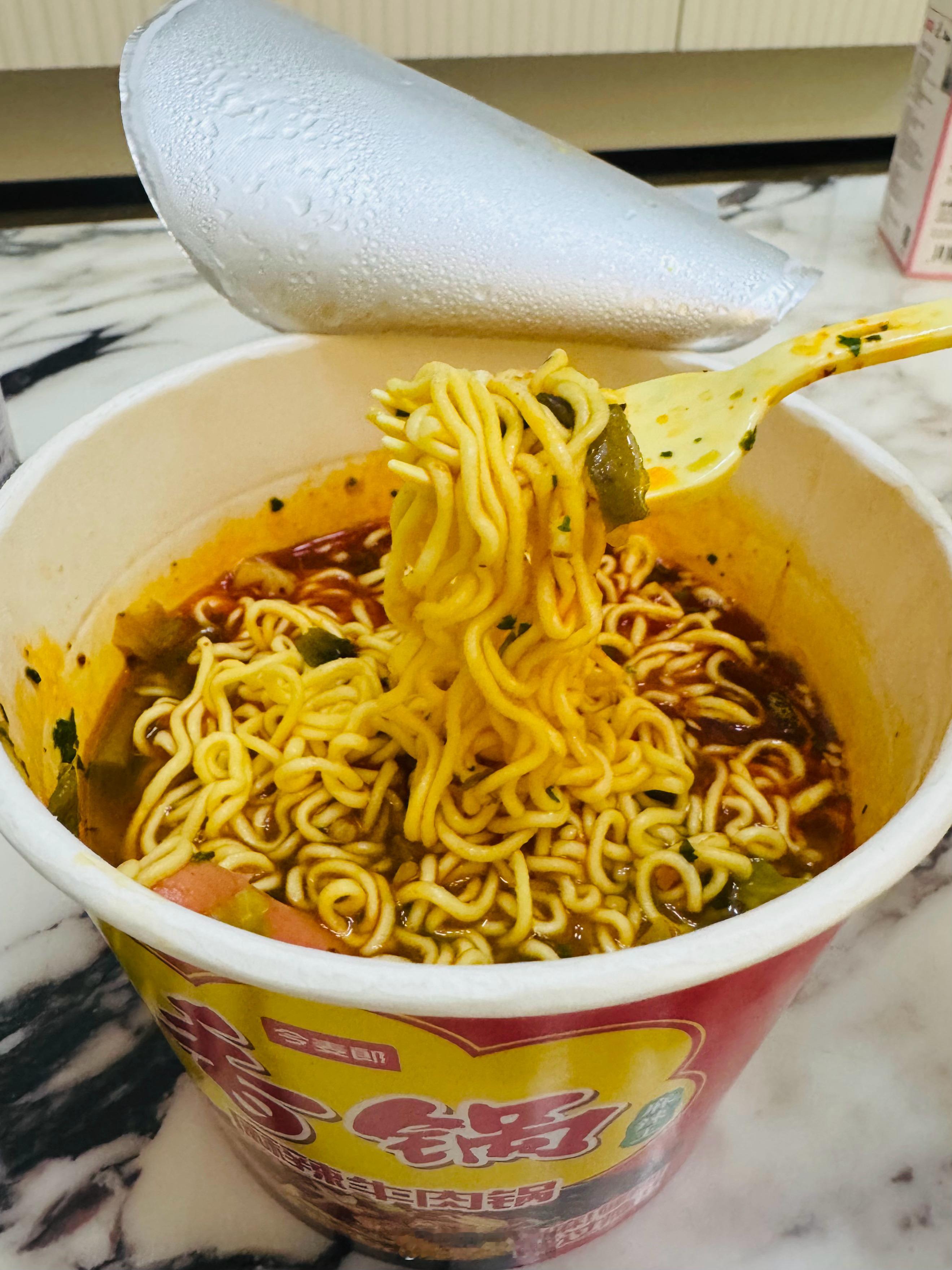 加完班的一碗泡面有多香 ​​​