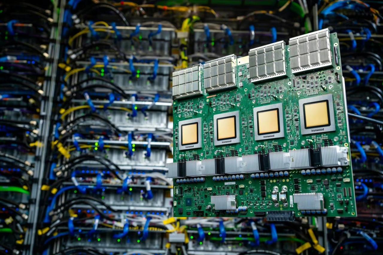 谷歌硬刚英伟达！携手联发科加速量产AI
最新媒体消息，因为谷歌自研AI芯片TPU