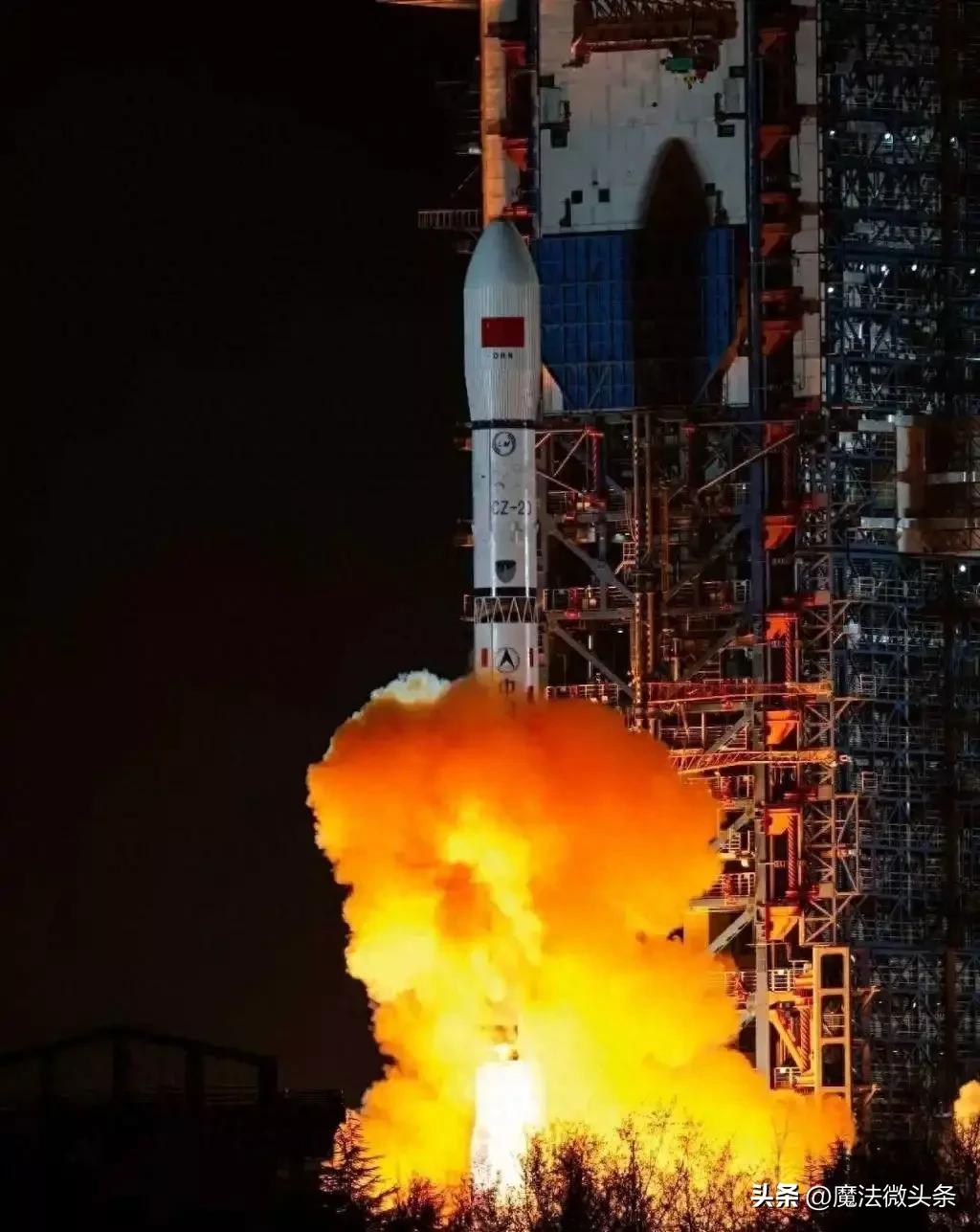 短短3个小时，中国航天威震全世界，双箭齐发成功，美也望尘莫及在这令人热血沸腾的3