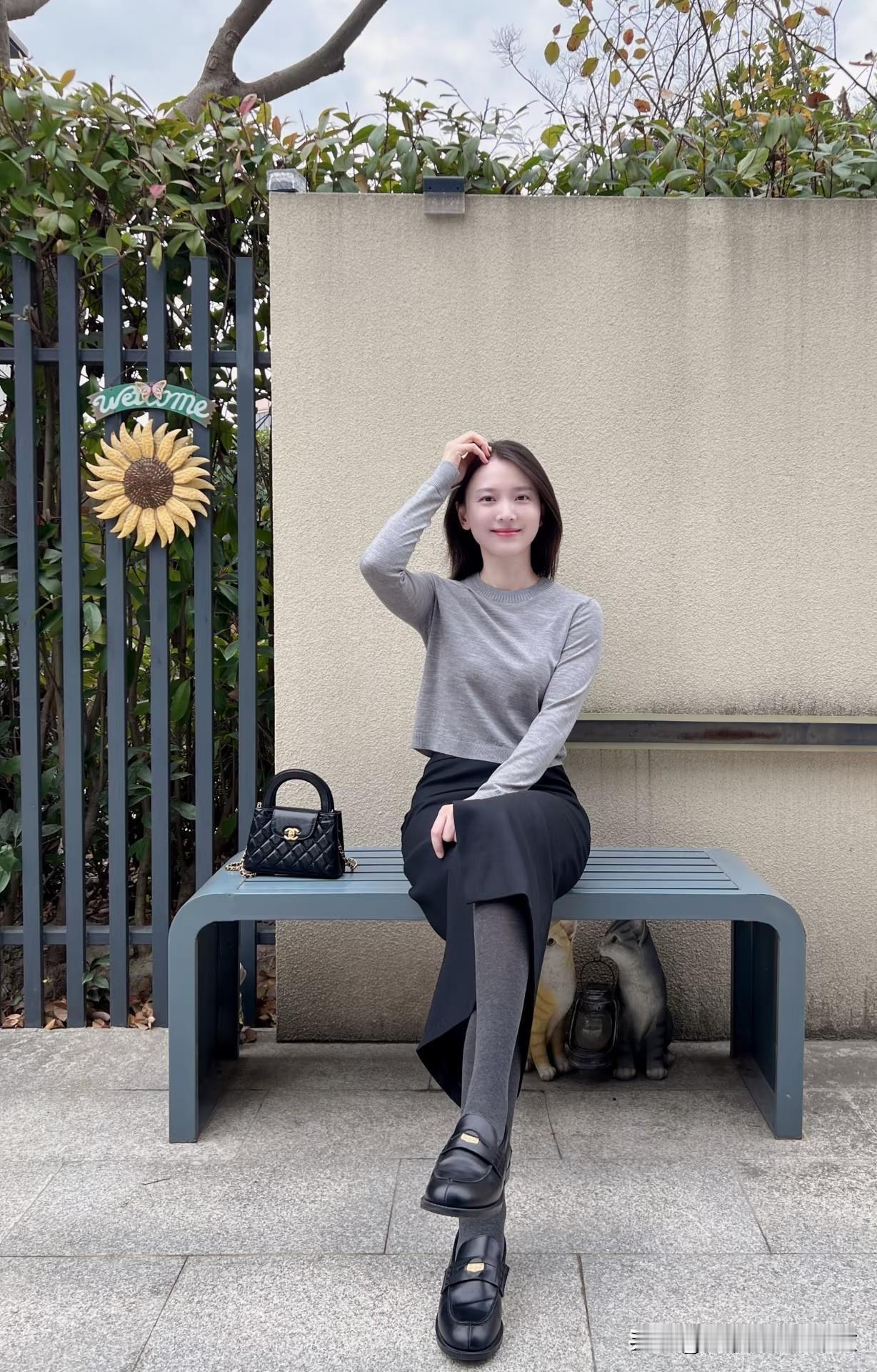 简约优雅温婉高级 大方优雅穿搭 简约迷人穿搭 穿出从容气质