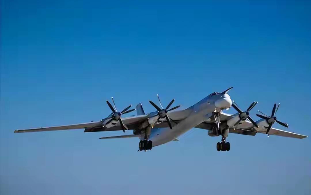 俄军发起猛烈报复！乌克兰六个州遭打击！动用500多导弹和无人机