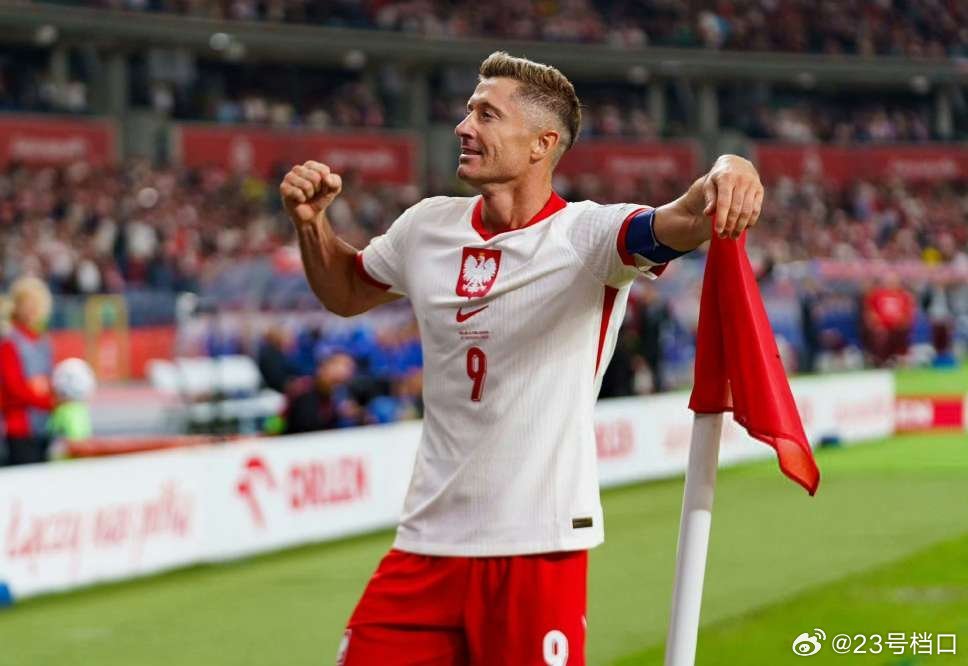 【F.罗马诺】想让莱万多夫斯基🇵🇱这样的顶级球星征战意甲，唯一途径就是球员同