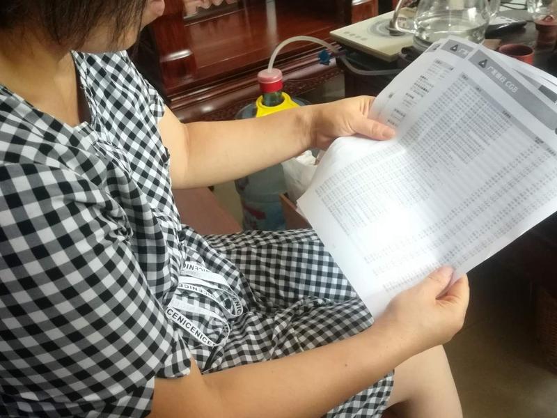 近日，哈尔滨的许女士发声，丈夫和公公在表哥开的集装箱公司上班时，因发泡胶爆炸全身