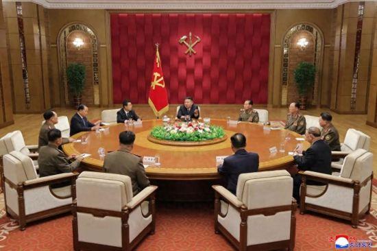 千万别以为朝鲜军方调整是为了提升打仗能力！真相特别直白。

8月29号，朝鲜开了