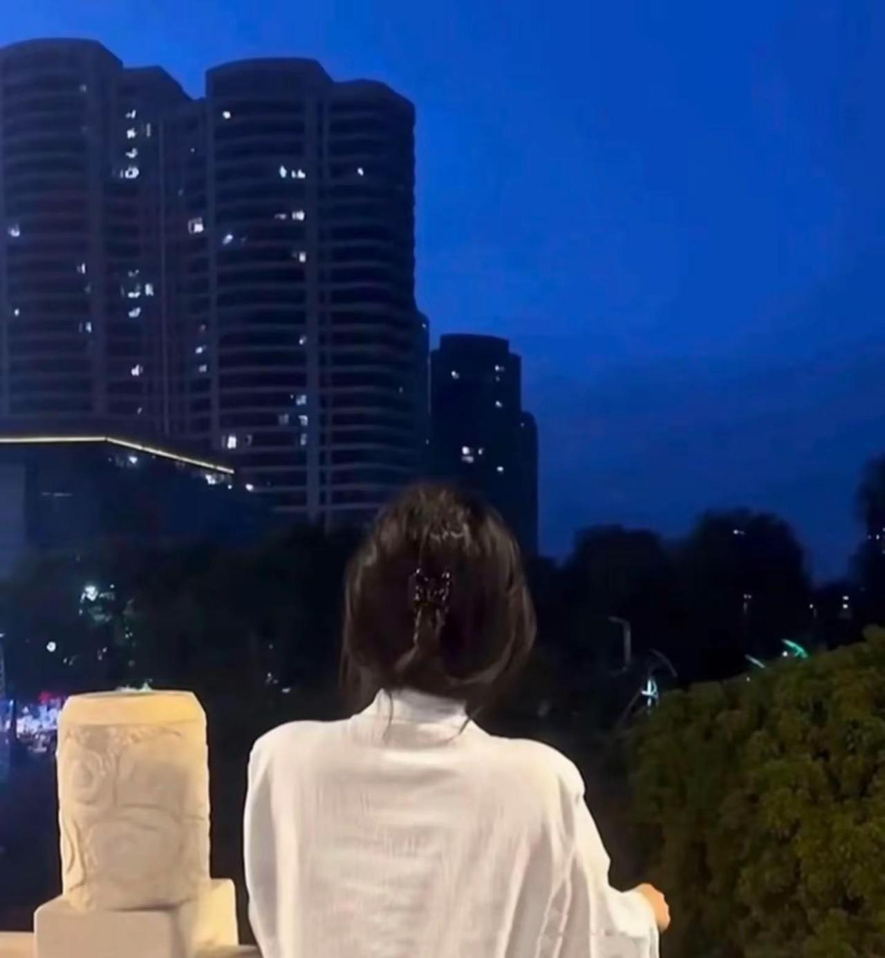 今天 杭州下了一整天的雨！