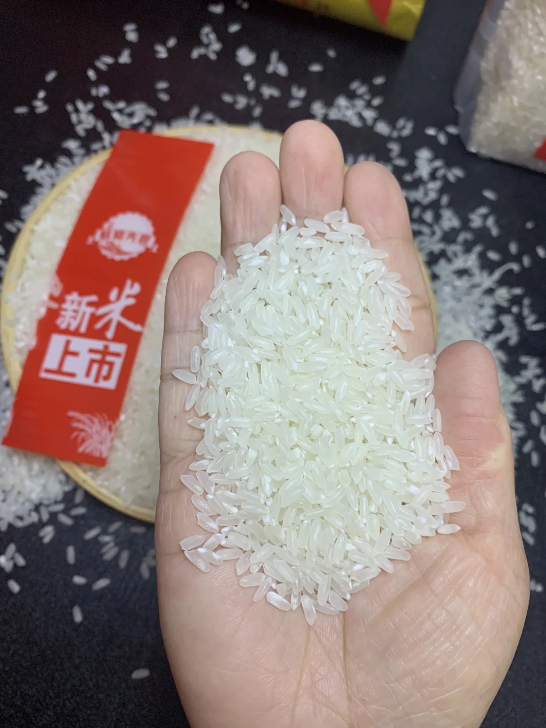谁懂啊！五常新米煮完香到邻居来敲门，空口吃