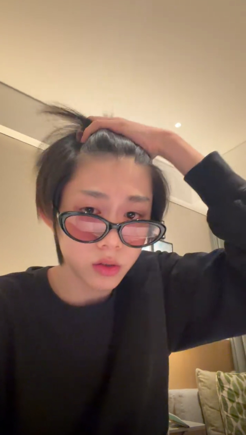 陈奕恒快嘴rap陈奕恒顺毛黑茶眼镜 陈奕恒快嘴rap，陈奕恒顺毛黑茶眼镜，谁懂一