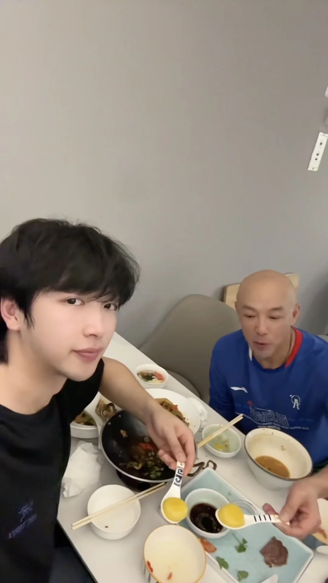 吃元宵了没？祝大家元宵节快乐 团团圆圆～  元宵节