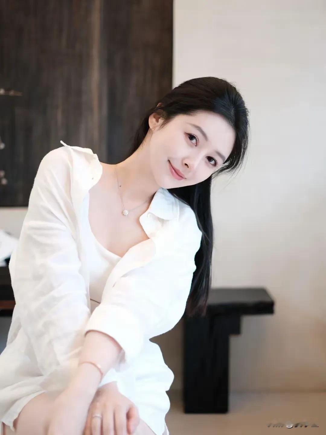 吃喝玩乐，并不等于虚度光阴；
吃苦耐劳，也不等于意义非凡；
只要你想去做，任何事